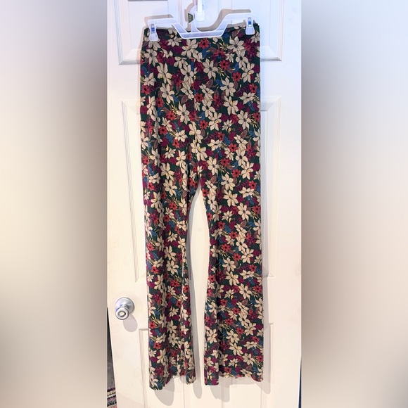 Natural Life Cali Knit Flare Floral Pants - Picture 2 of 4